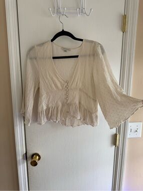 American Eagle Cream Ruffled Peasant Blouse